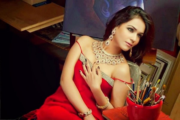 Hot-and-Sexy-Humaima-Malick.jpg