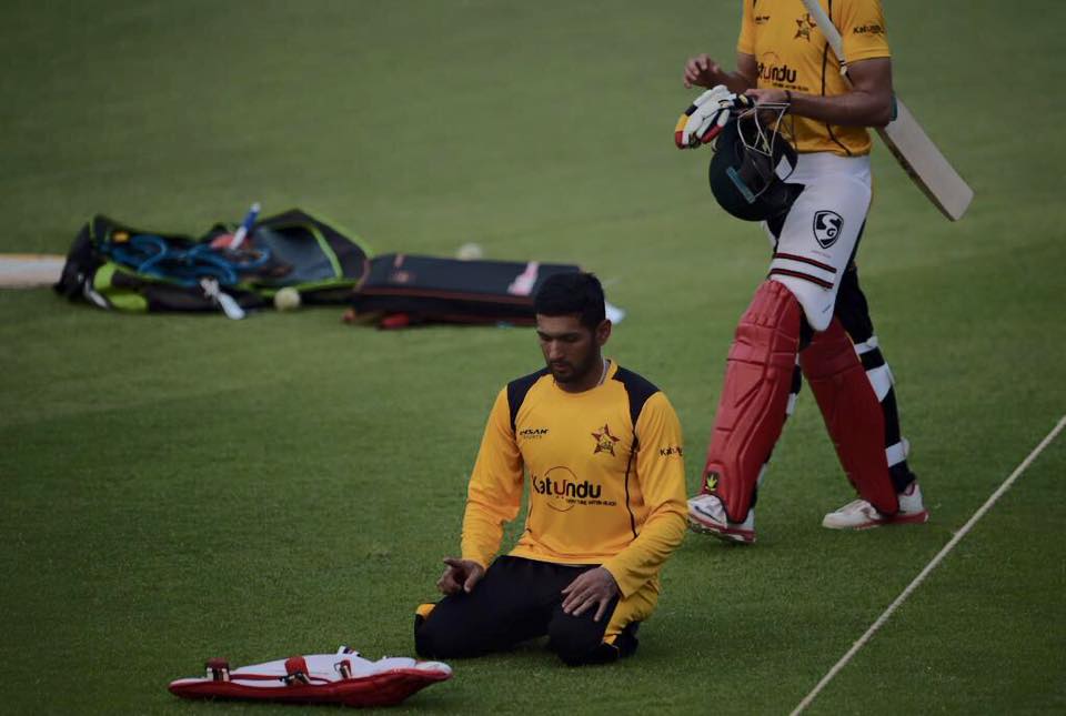 Cricket-Sikandar-Raza-Offering-Namaz-During-Training--9344.jpg