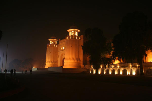 Shahi_Qila_Lahore_by_rmujahidali.jpg