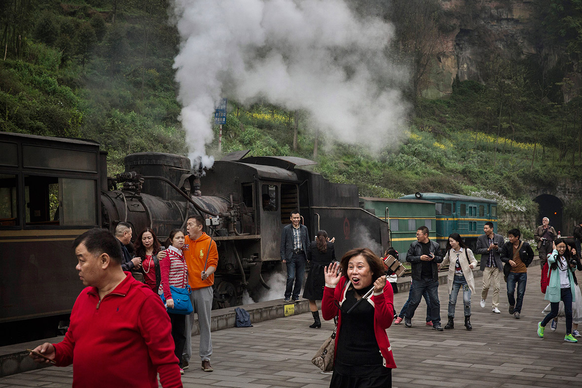 shixi-bagou-steam-train.jpg