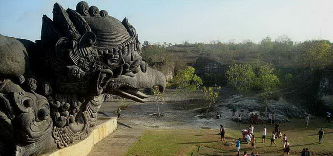 Garuda-Wisnu-Kencana.jpg