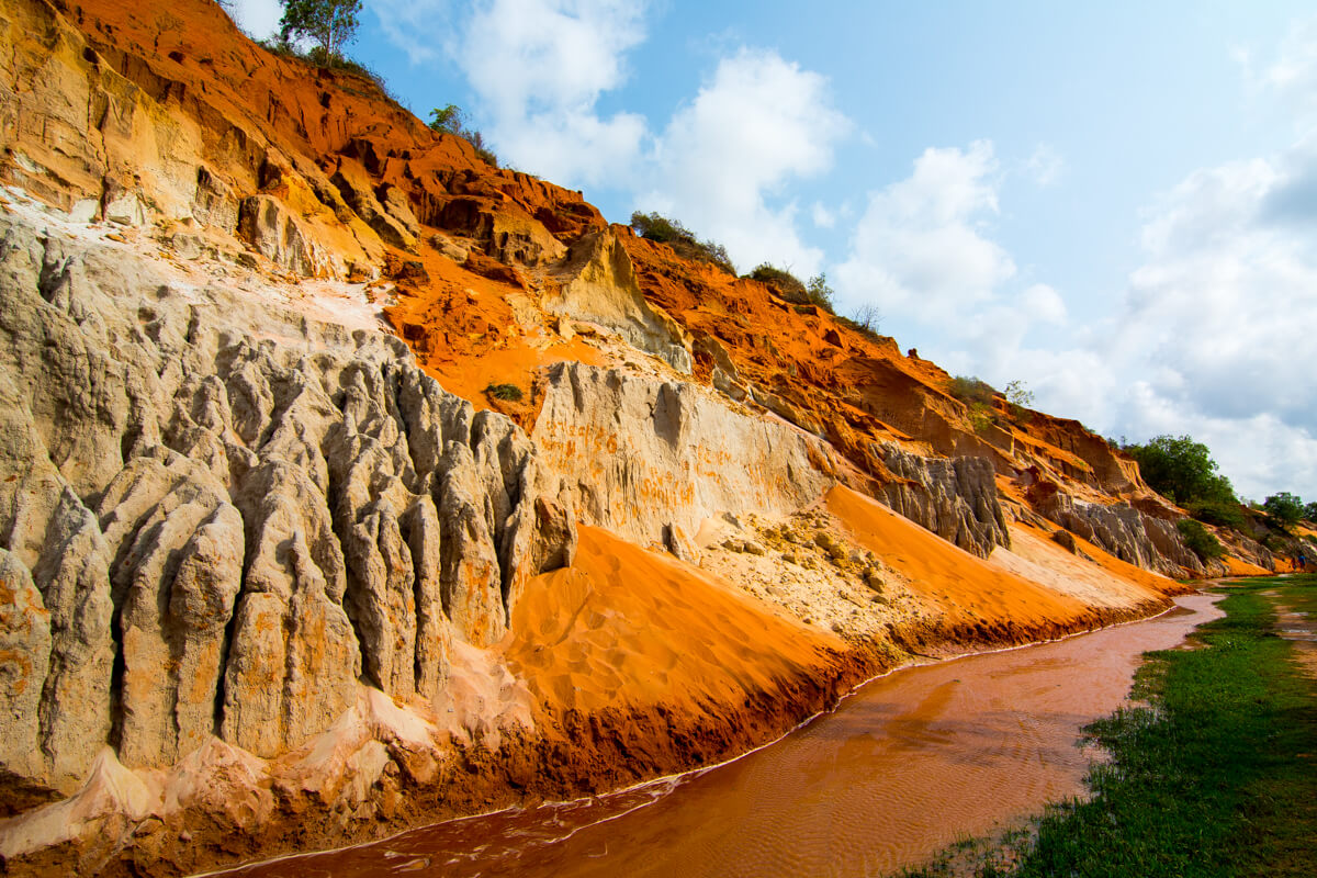 The-magical-fairy-stream-of-Mui-Ne-Vietnam.jpg