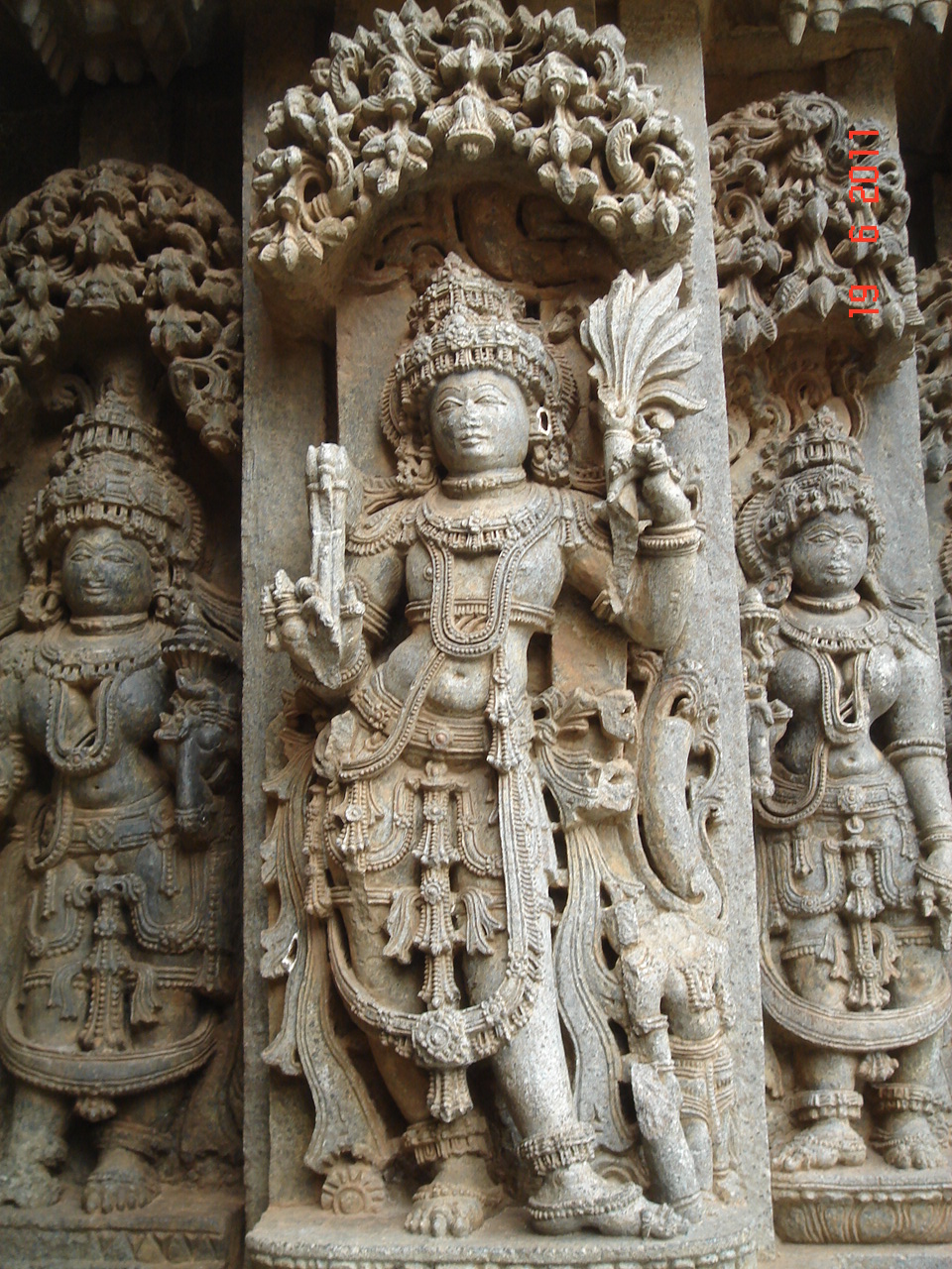 Somnathpur_statue.JPG