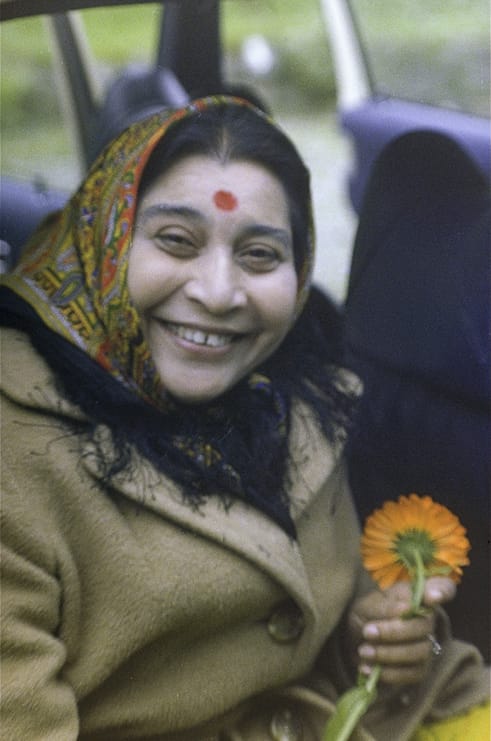 shri-mataji-headscarf.jpg