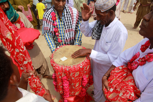 manghopir-sheedi-mela-2-1520191919.jpg