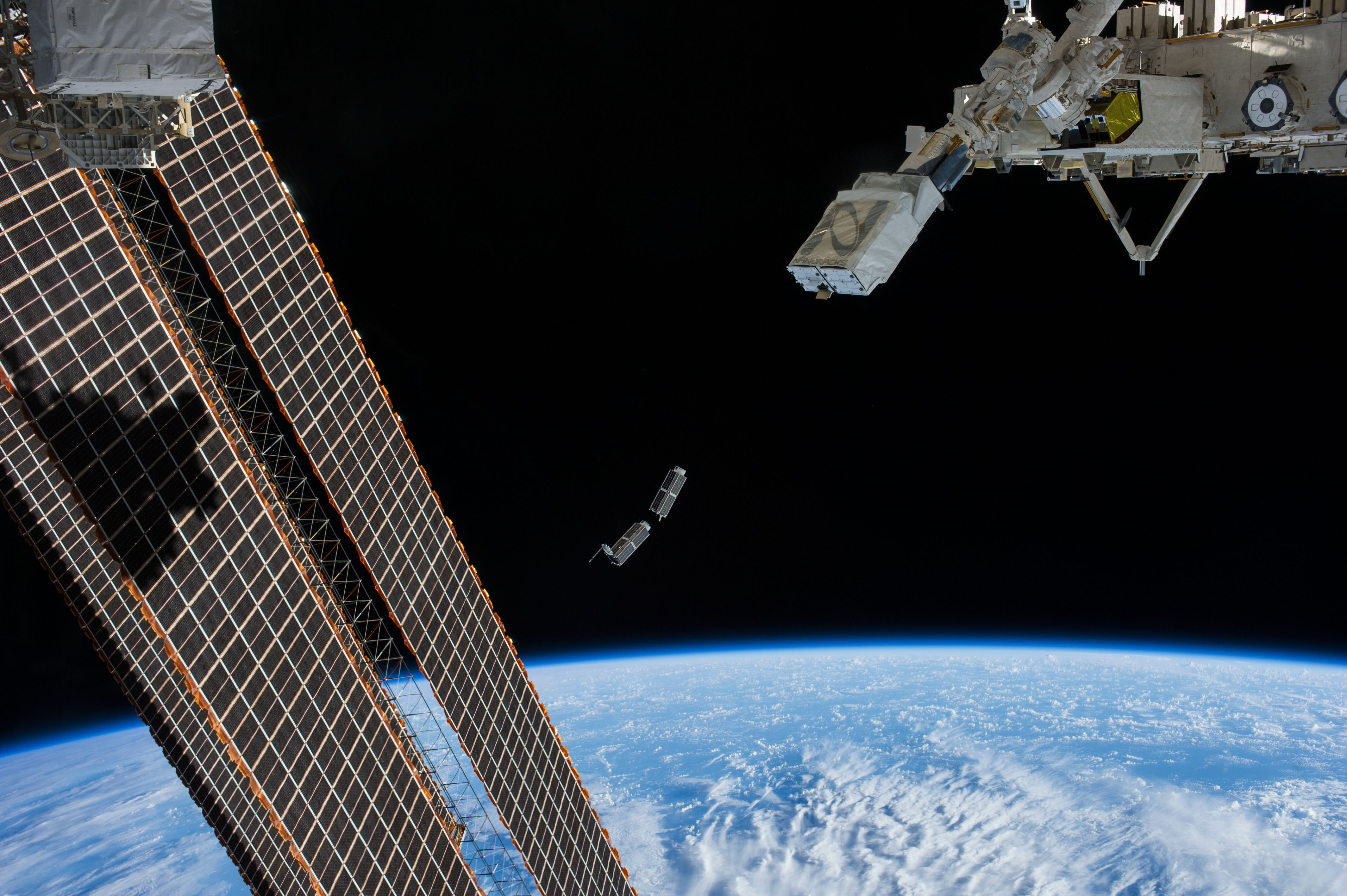 NanoRacksCubeSatLaunch_ISS038-E-056389.jpg