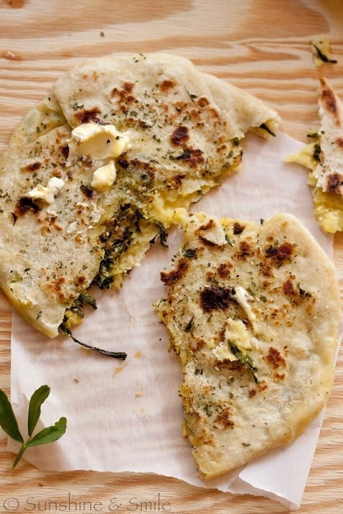 aalu_methi_naan.jpg