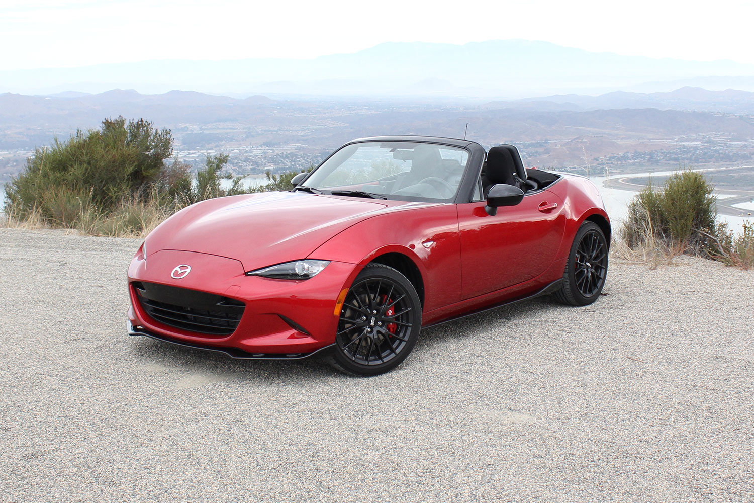 2016-Mazda-MX-5-Miata-front-angle.jpg