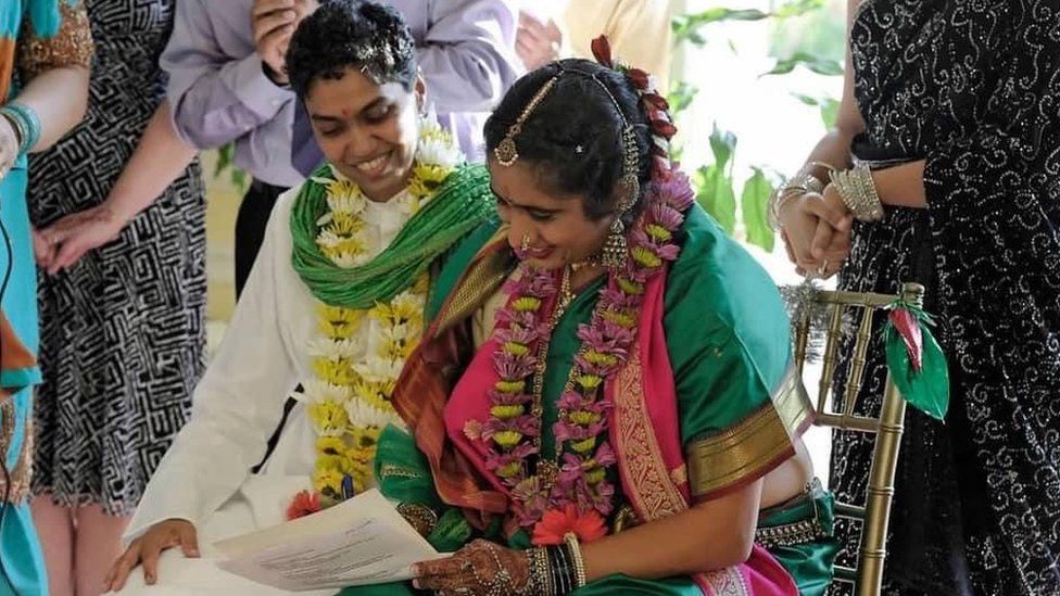 Sapna Pandya (L) and Seher during their Hindu-Muslim wedding