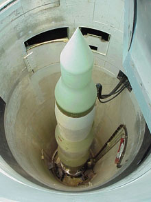 us-nuclear-missile.jpg