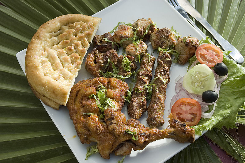 800px-Chicken_Tikka.jpg