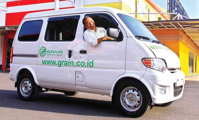 mobil-listrik-apv-dari-gresik.jpg