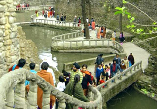 park-in-rock-gardens-chandigarh.jpg