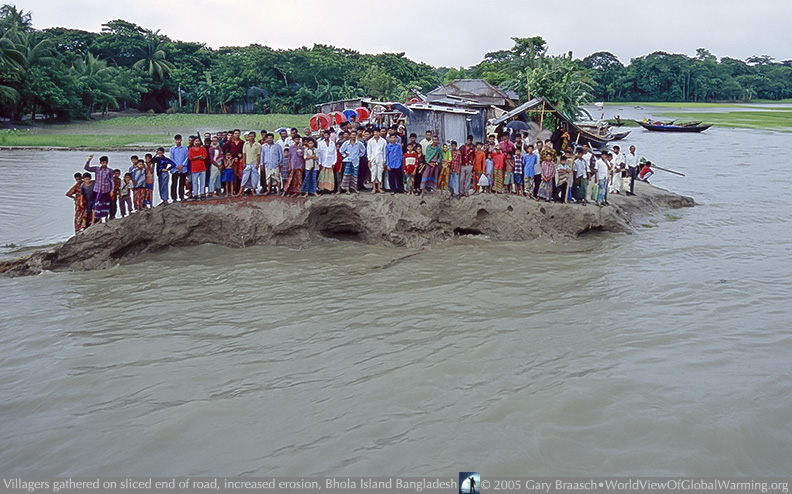 BangladeshBholaIsTownEdgeBraaschWeb.jpg