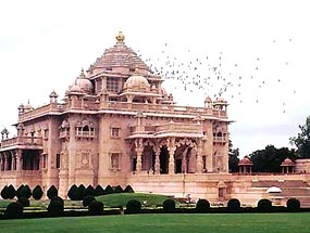 akshardham-temple-of-gandhinagar.jpg