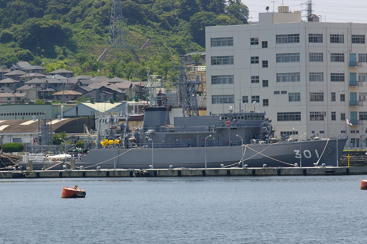 JMSDF_MSO_301_Yaeyama.JPG