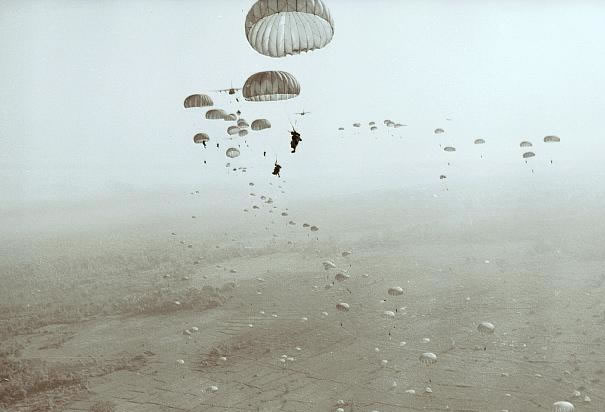 american-troops-parachuting-in-saigon.jpg