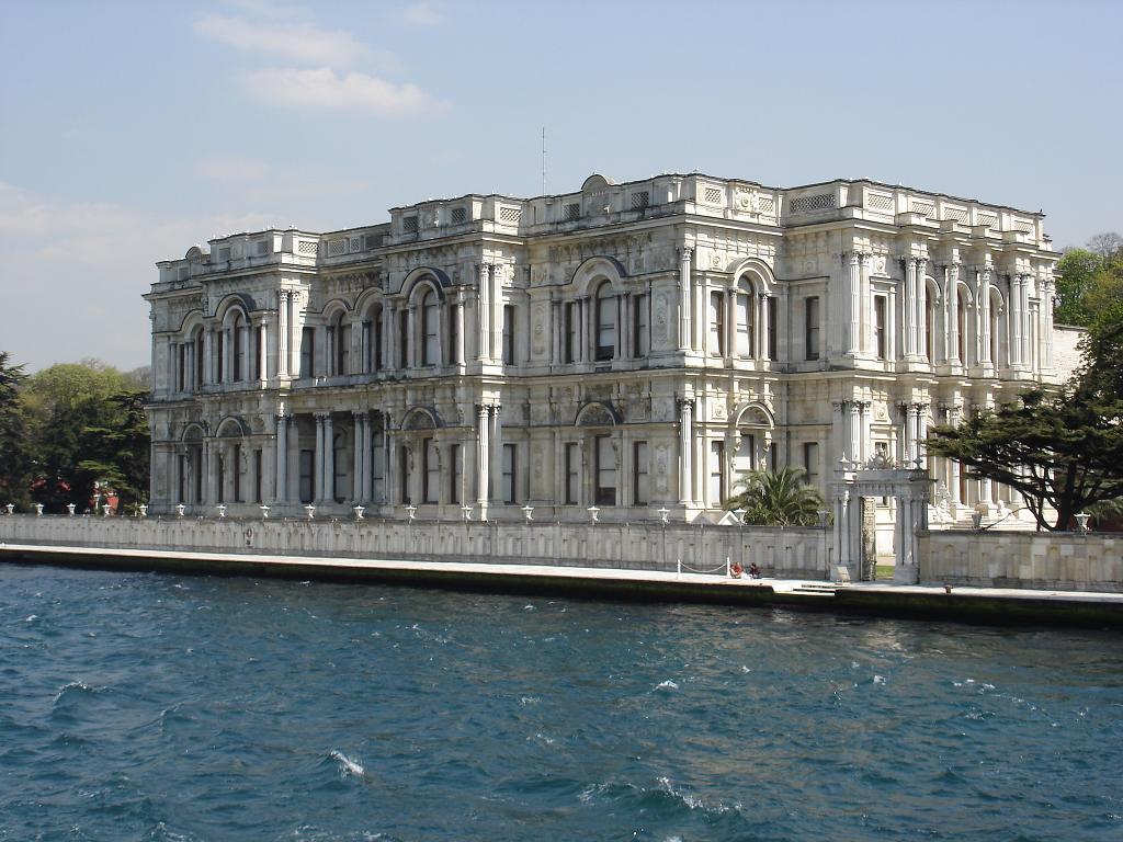 beylerbeyi_palace_by_shidikuj.jpg