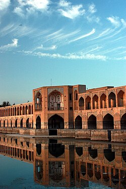 250px-Khaju-bridge-isfahan.jpg