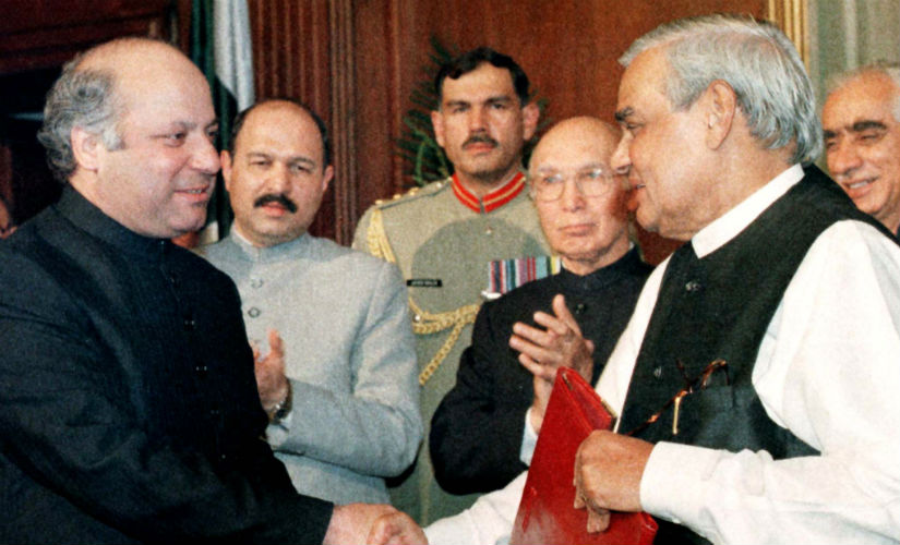 Nawaz-Sharif-Vajpayee-1999-Reuters.jpg