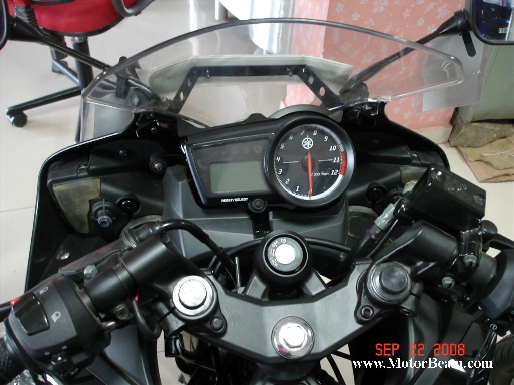 yamaha-r15-instrument-cluster.jpg