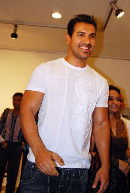 john-abraham-to-make-a-documentary-on-18045.jpg