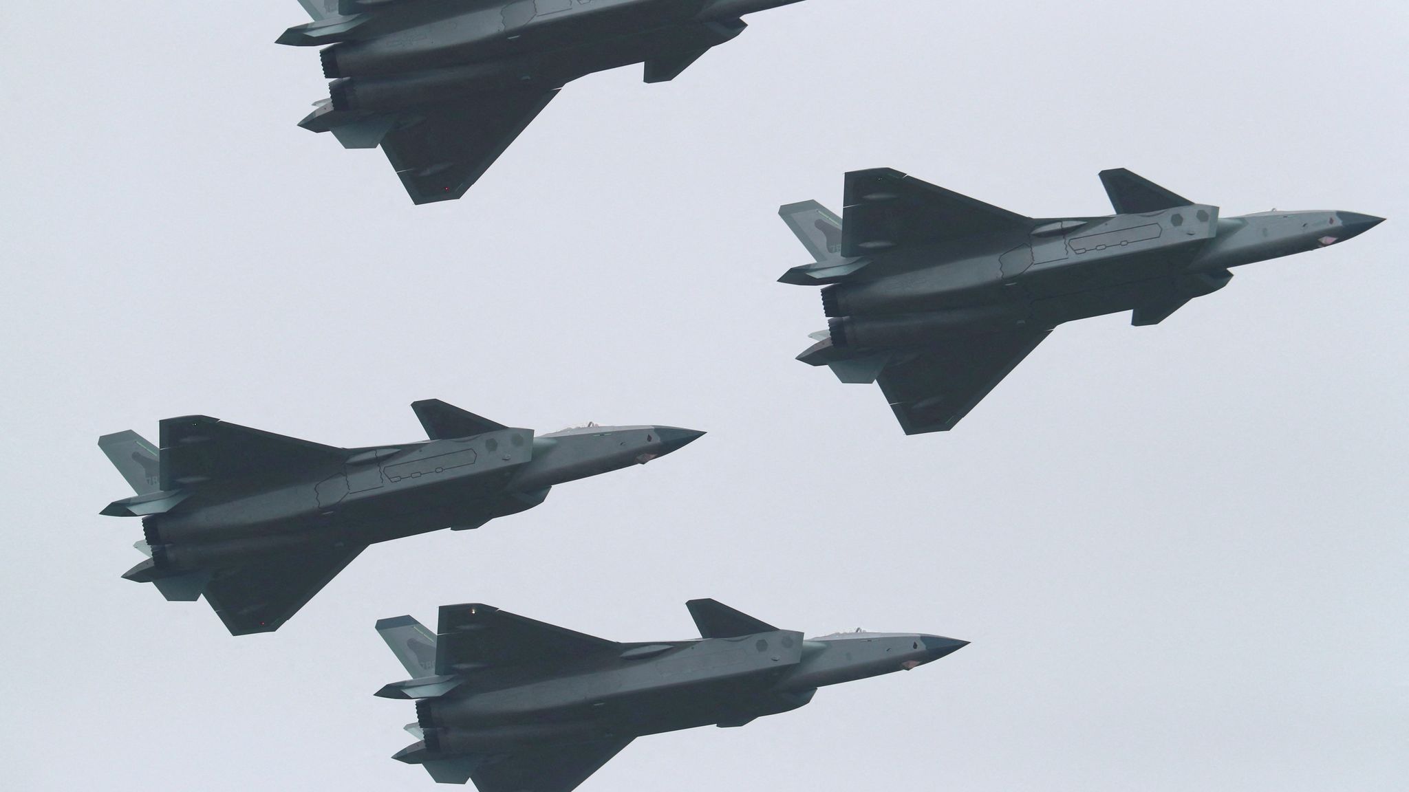 skynews-j-20-stealth-fighter-jets_5958592.jpg