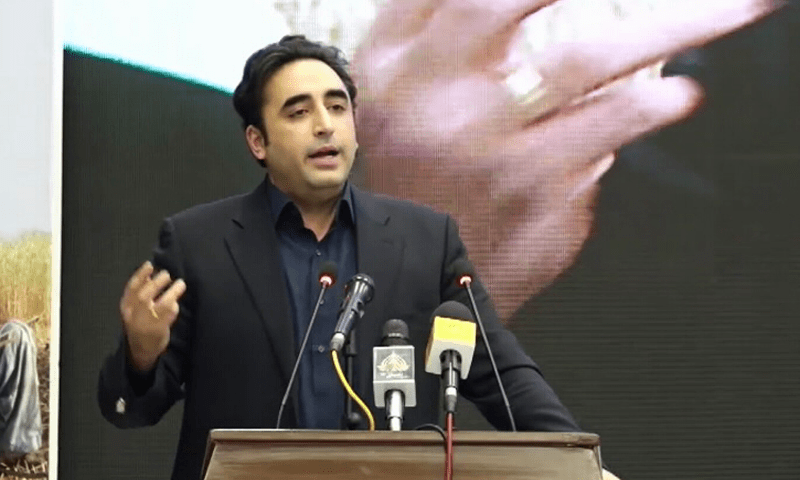 <p>Foreign Minister Bilawal Bhutto Zardari addresses a function in Karachi on Sunday. — DawnNewsTV</p>