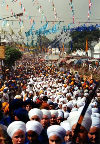 417px-NagarKirtan_in_Anandpur-2005.jpg