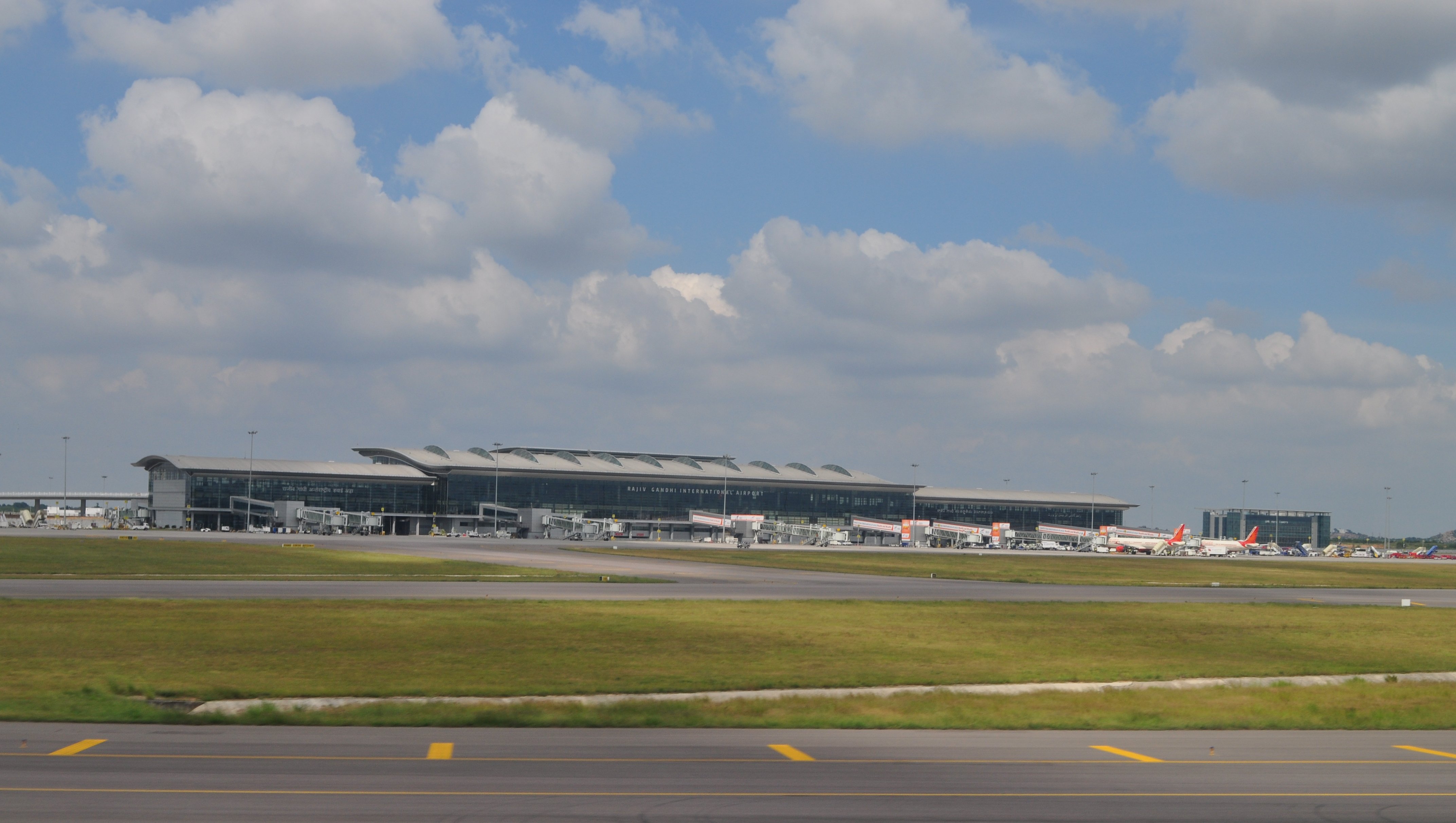 Rajiv_Gandhi_International_Airport.jpg