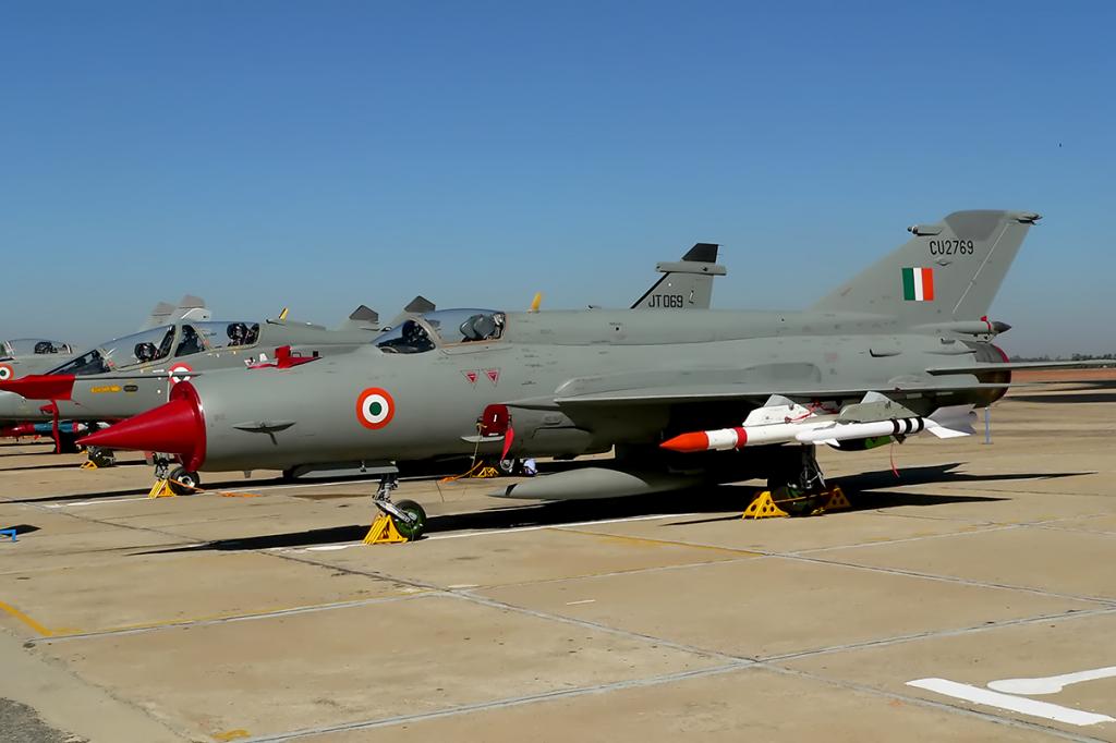 mig21bison-side-P1020885-1200.jpg