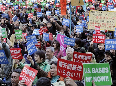 japan-setsubun-protest-anti-american-military-base-futenma.jpg