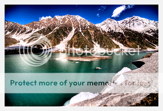 The_enchanting_lake___Pakistan_by_K.png