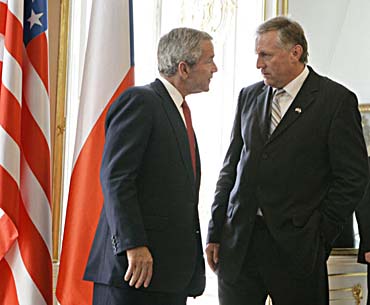 6212d1236607171-28-bush_topolanek.jpg