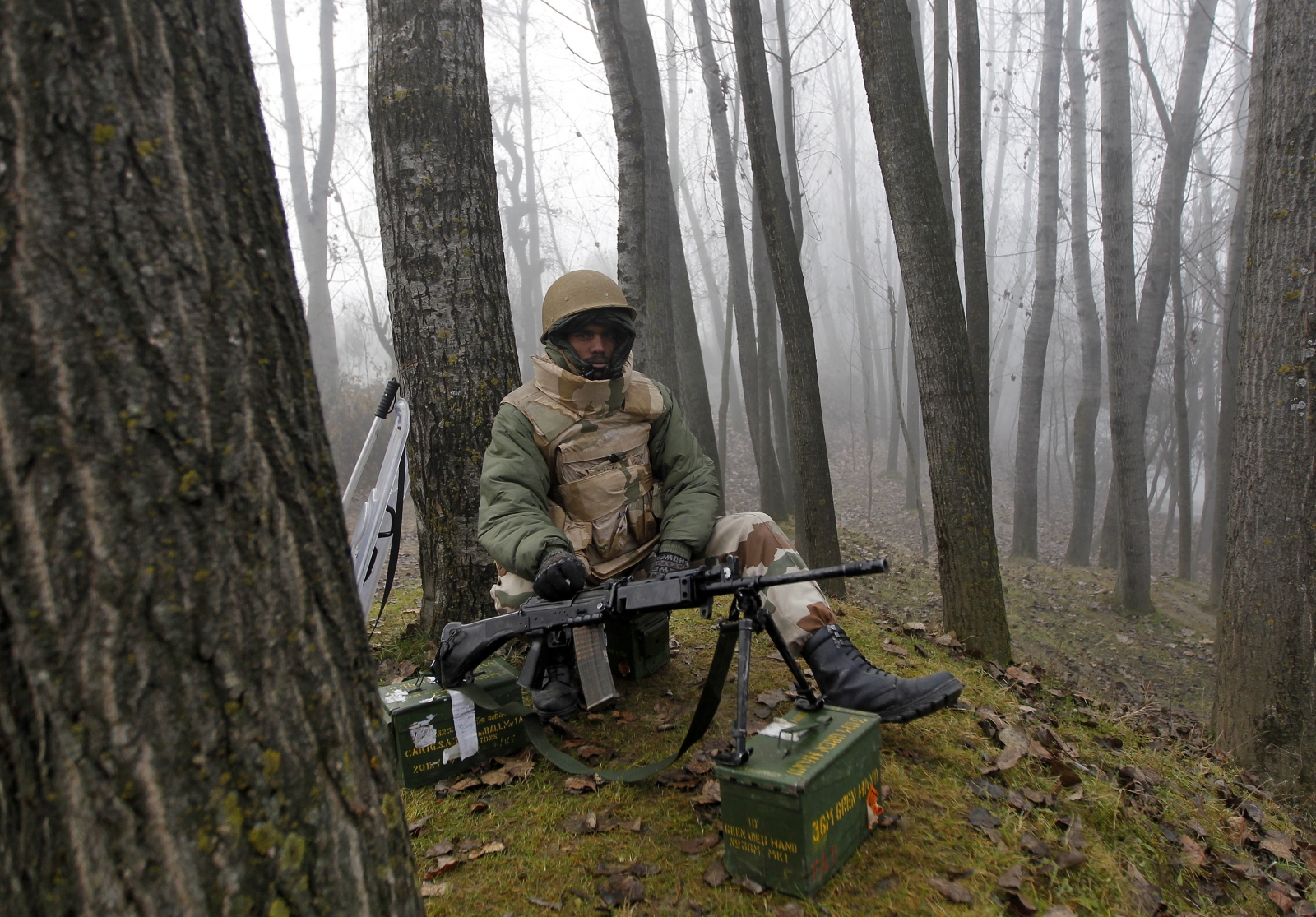 gunfire-indian-kashmirs-army-camp.jpg