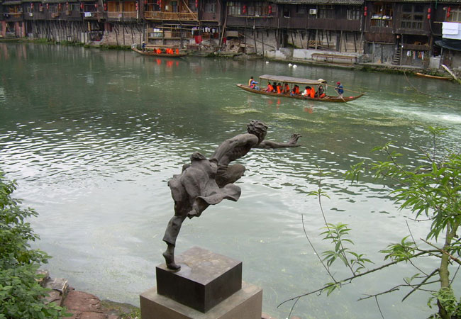 fenghuang-old-town-317246.jpg