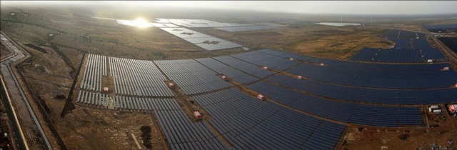 panoramic-view_charanka-solar-park.jpg