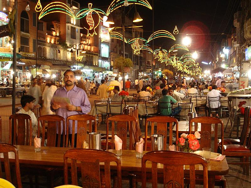 Anarkali+food+street,+Lahore,+Pakistan.jpg