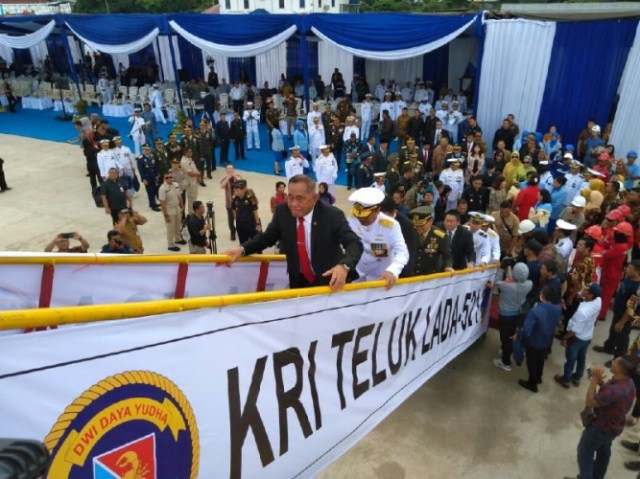 KRI-Teluk-Lada_.jpg