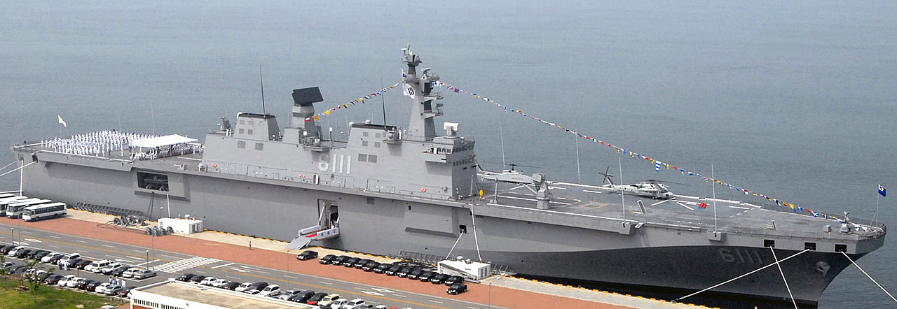 SHIP_LPH_ROKS_Dokdo_Profile_Docked_lg.jpg