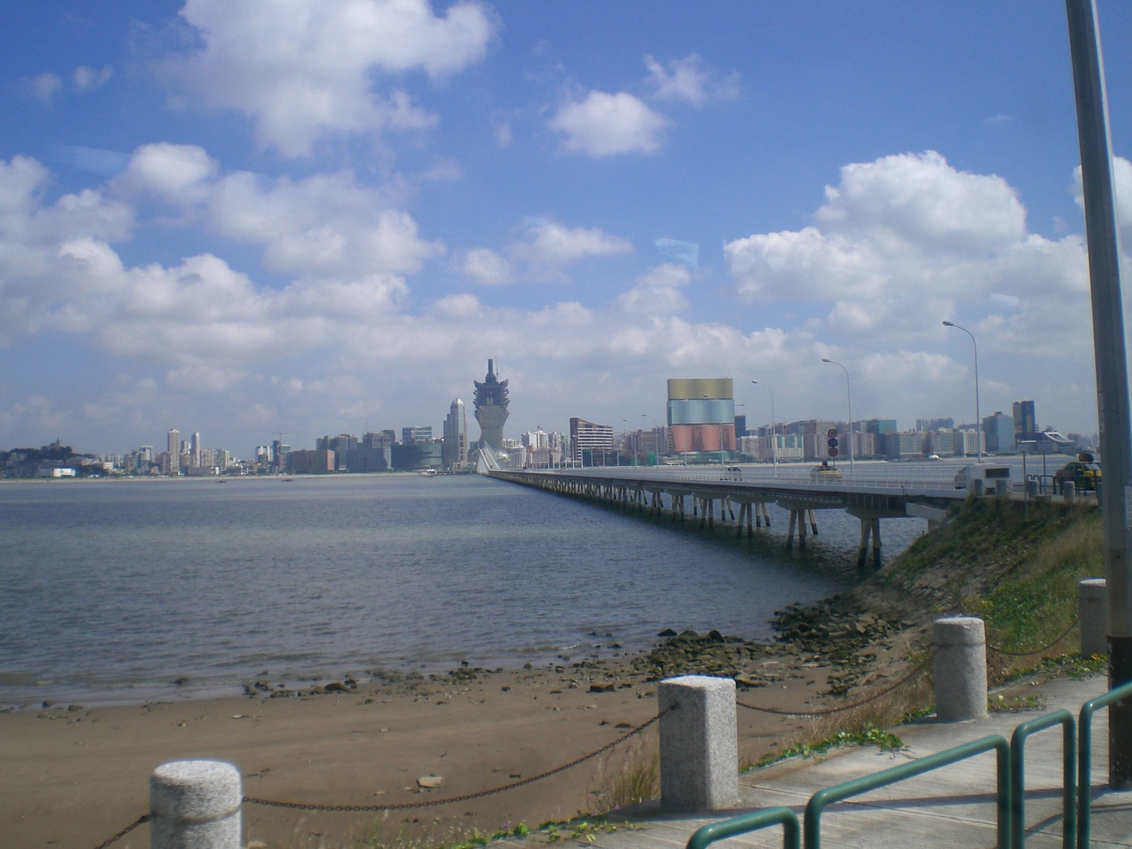 Macau-Taipa_Bridge_Mo707.JPG