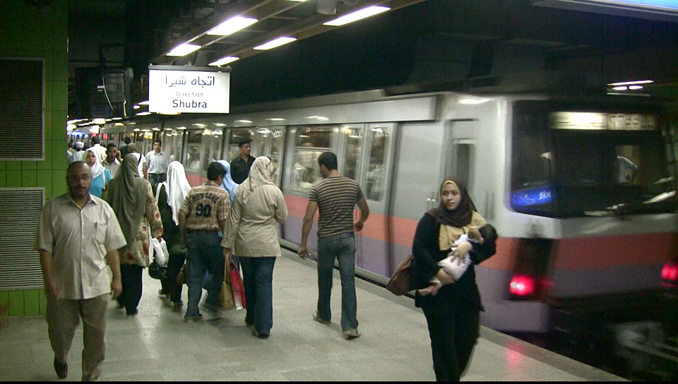 Cairo_Metro_Sadat_plathome.jpg