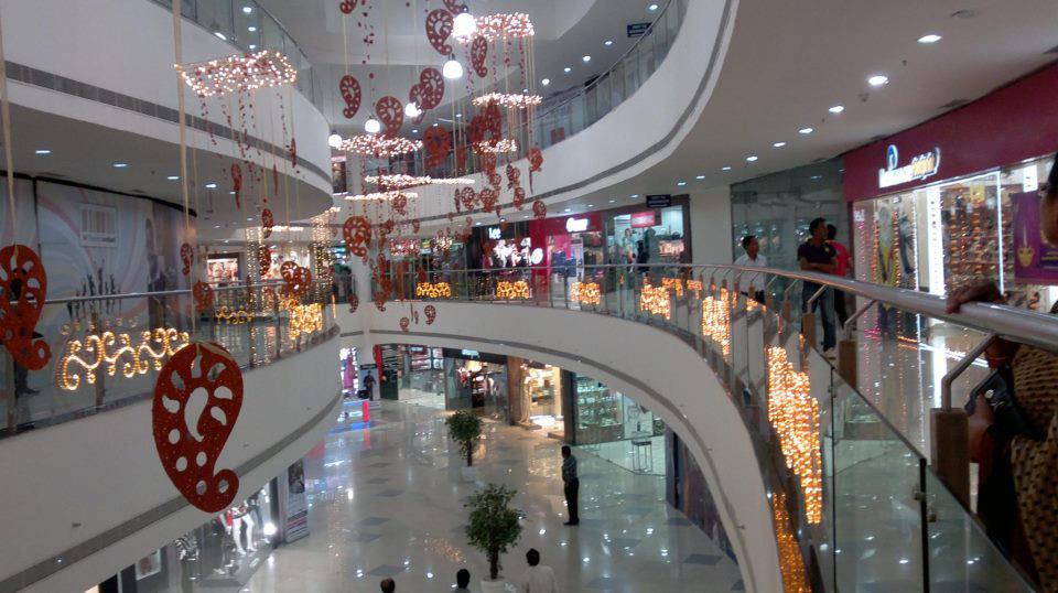 Interiors_of_Phoenix_United_Mall_Bareilly.jpg