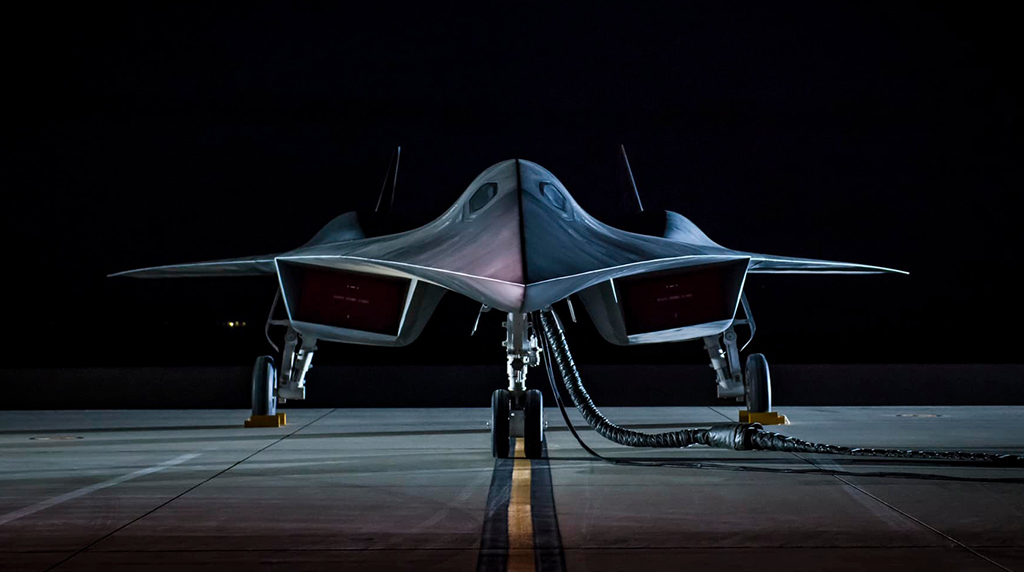 Darkstar-mockup-on-display-at-Edwards-AFB-2.jpg