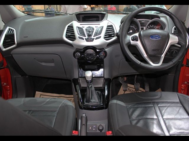 ford-ecosport-dashboard_640x480.jpg