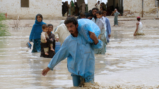 t1larg.pakistan.flood.afp.g.jpg