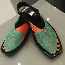 7c6af4d3fb7f4140fbf4a7e7b91d5a80--pakistan-footwear.jpg