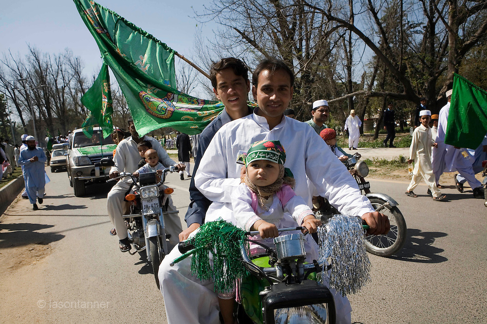 JT-EidmiladunNabi-PAKISTAN-10MAR09-315.jpg