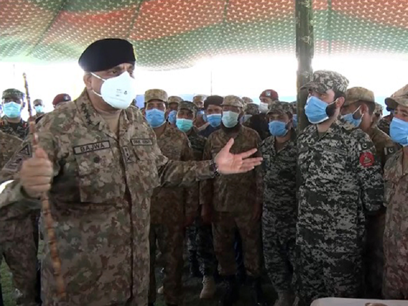 coas general qamar javed bajwa spent first day of eidul azha with army troops stationed near pak afghan international border screengrab