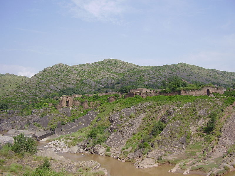 800px-Pharwala_Fort.JPG